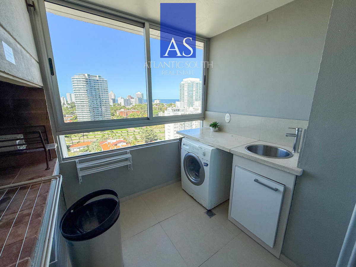 Apartamento ID.4002 - Apartamento 3 dormitorios en torre de categoría con vista al mar garage Playa Mansa