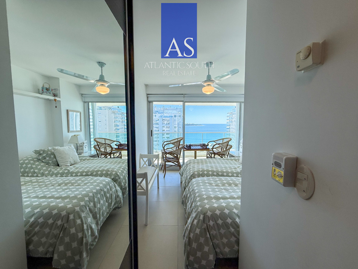 Apartamento ID.4002 - Apartamento 3 dormitorios en torre de categoría con vista al mar garage Playa Mansa