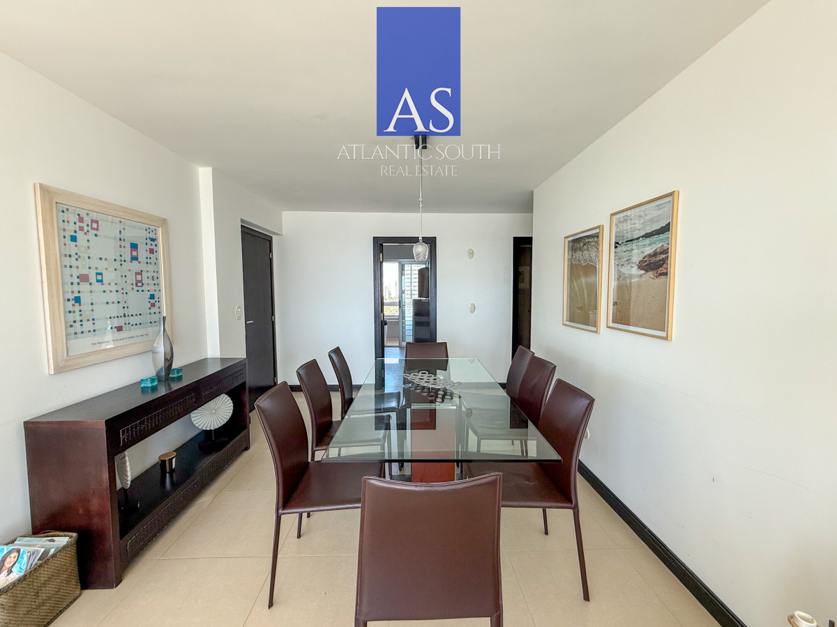Apartamento ID.4002 - Apartamento 3 dormitorios en torre de categoría con vista al mar garage Playa Mansa