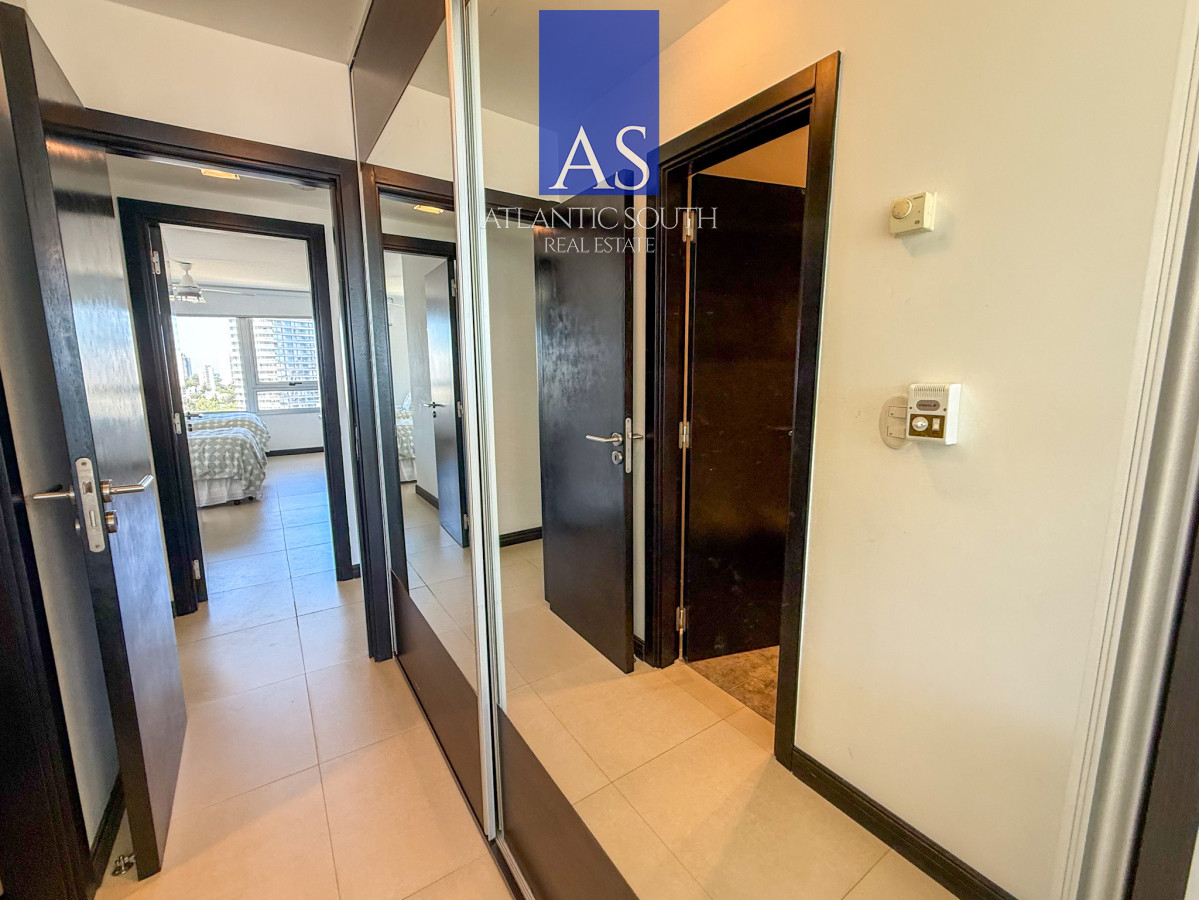 Apartamento ID.4002 - Apartamento 3 dormitorios en torre de categoría con vista al mar garage Playa Mansa