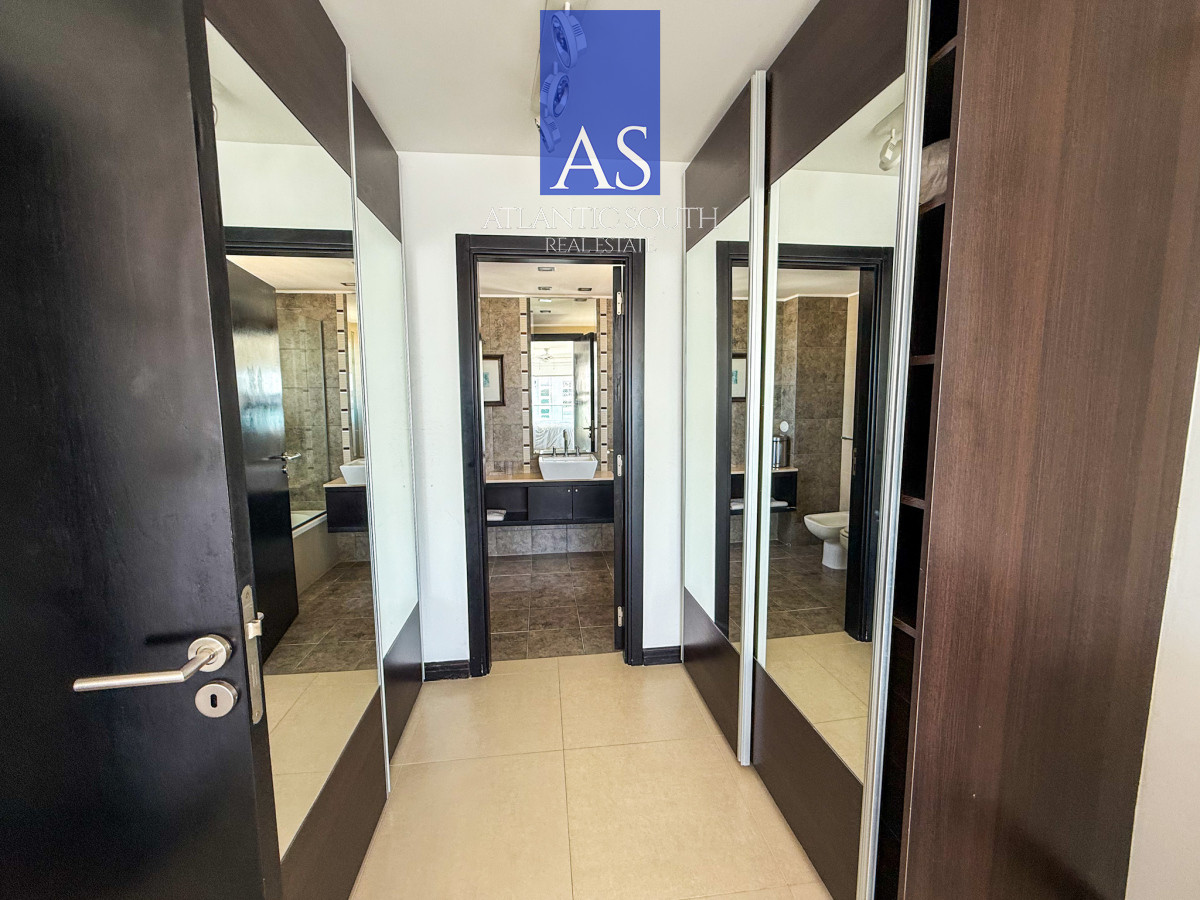 Apartamento ID.4002 - Apartamento 3 dormitorios en torre de categoría con vista al mar garage Playa Mansa