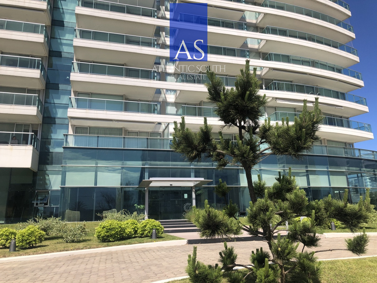 Apartamento ID.4002 - Apartamento 3 dormitorios en torre de categoría con vista al mar garage Playa Mansa