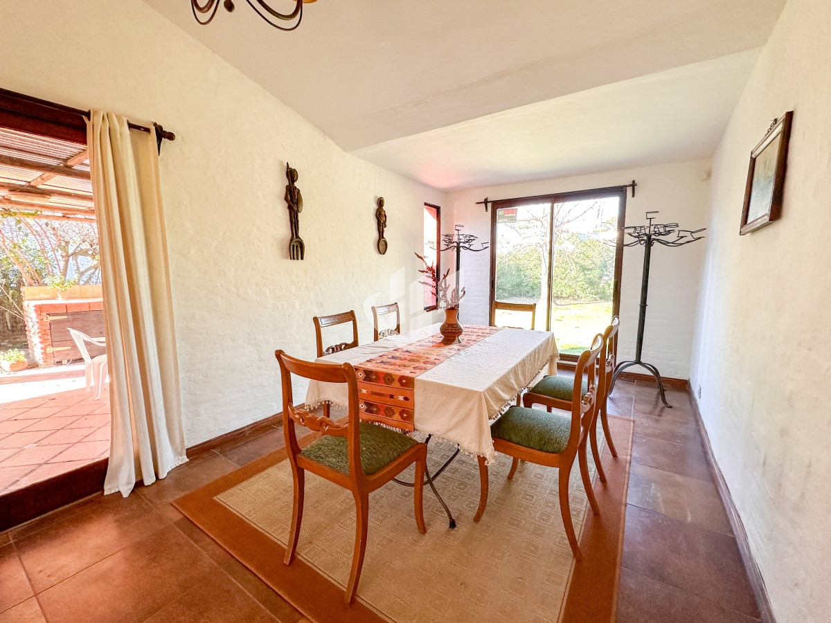 Casa ID.1439 - VENTA CASA 4 DORMITORIOS 3 BAÑOS EXCELENTE IMPECABLE ESTADO PINARES A METROS DEL MAR