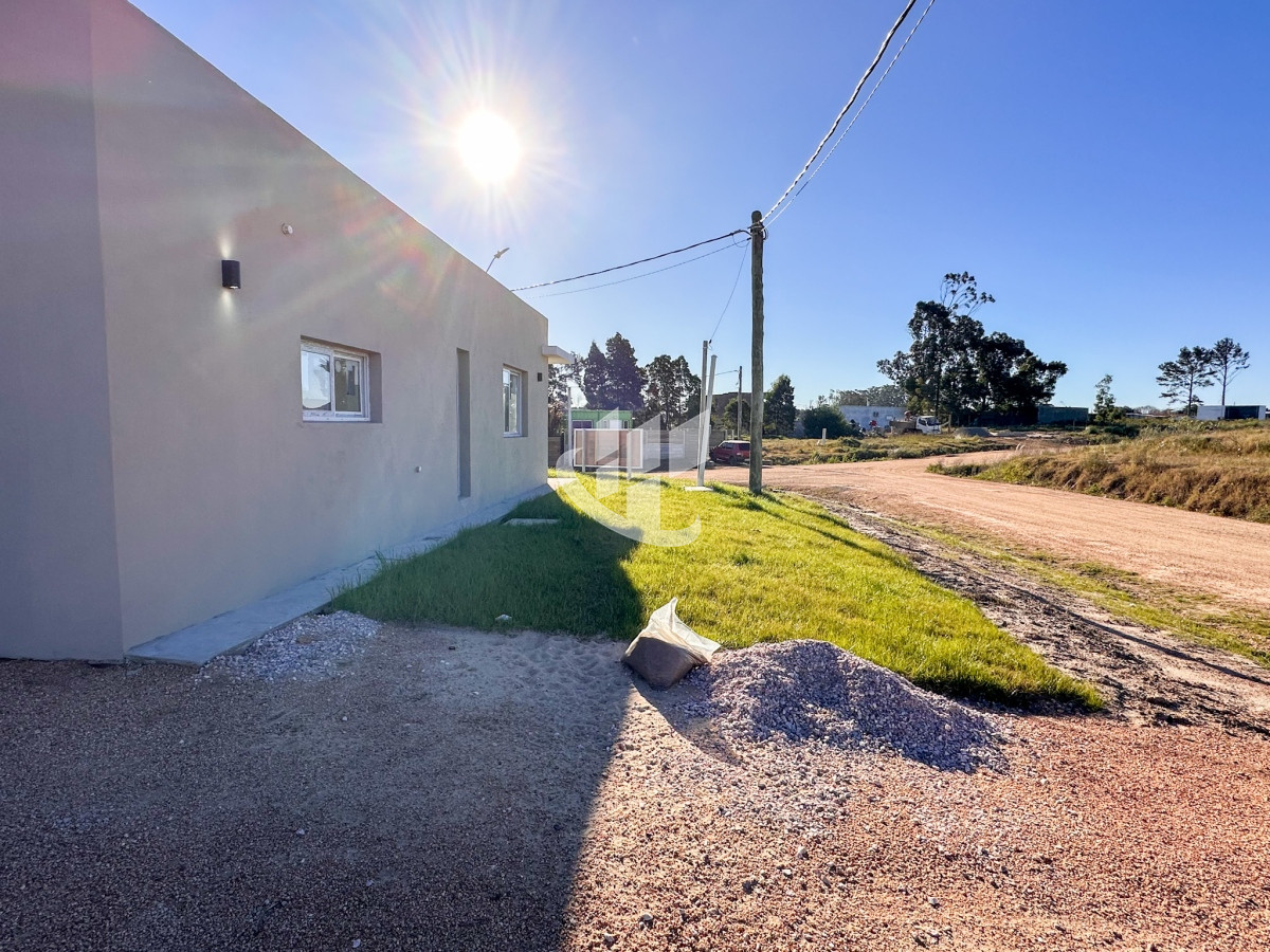 Casa ID.1441 - VENTA CASAS 2 DORMITORIOS 1 BAÑO A ESTRENAR 4H SEGUNDA ETAPA APTA PARA BANCO FINANCIADAS