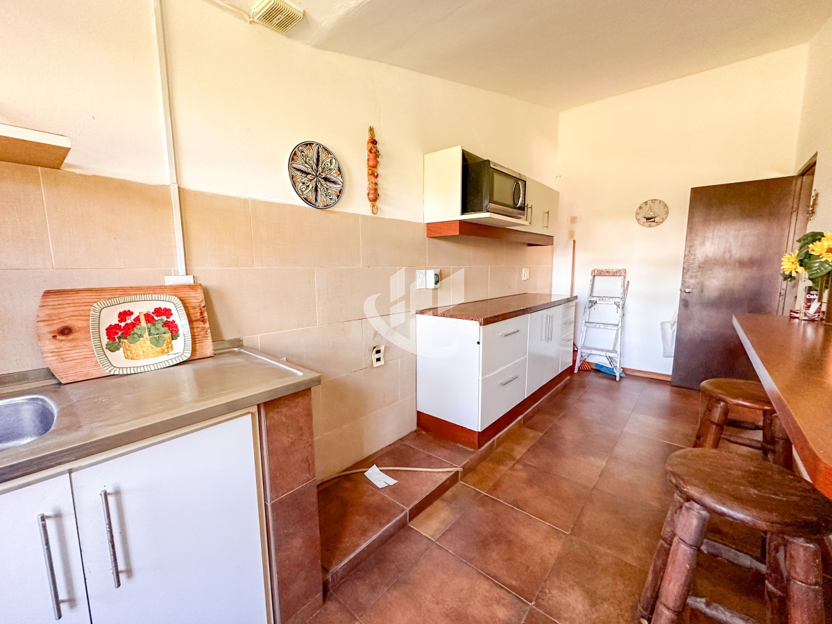 Casa ID.1439 - VENTA CASA 4 DORMITORIOS 3 BAÑOS EXCELENTE IMPECABLE ESTADO PINARES A METROS DEL MAR