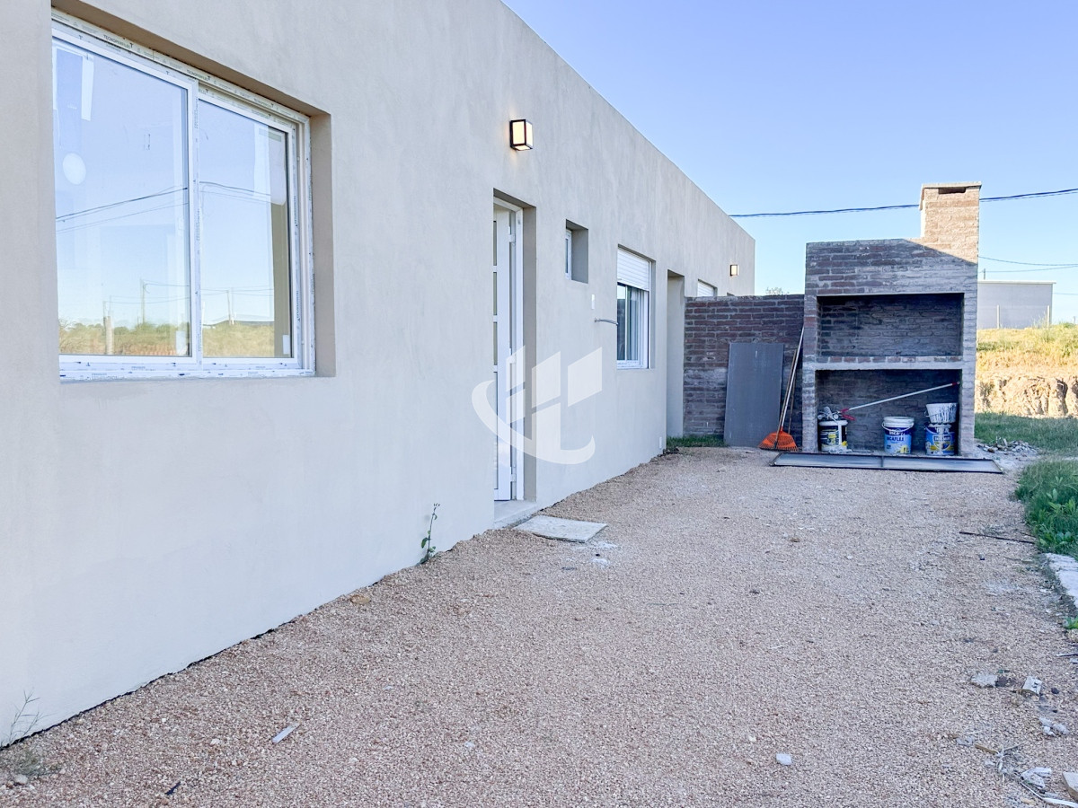 Casa ID.1440 - VENTA CASA 2 DORMITORIOS 1 BAÑO A ESTRENAR 4H SEGUNDA ETAPA APTA PARA BANCO FINANCIADAS