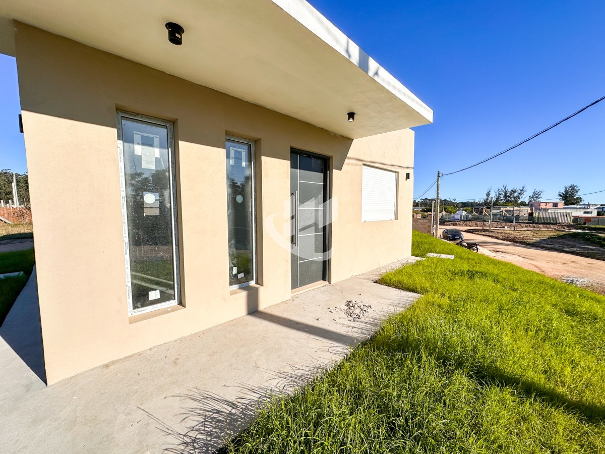 Casa ID.1441 - VENTA CASAS 2 DORMITORIOS 1 BAÑO A ESTRENAR 4H SEGUNDA ETAPA APTA PARA BANCO FINANCIADAS