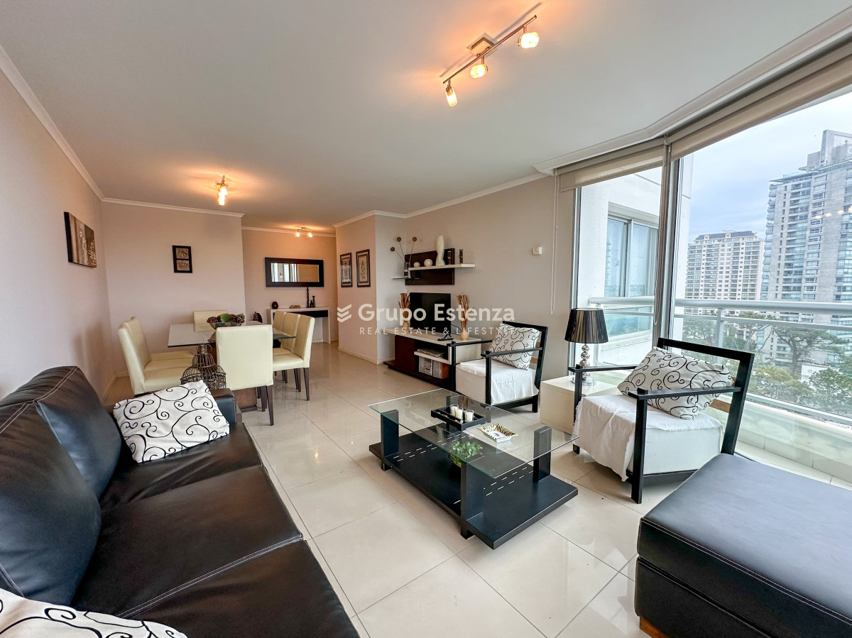 Apartamento ID.350 - VENTA OPORTUNIDAD PISO MEDIO ALTO 3 DORMITORIOS SUITES OCEAN DRIVE PUNTA DEL ESTE