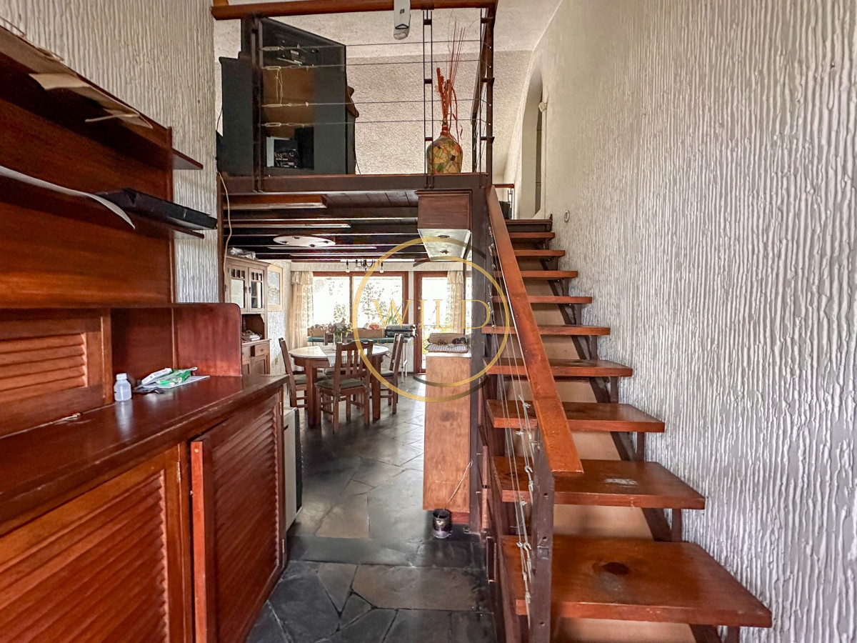 Apartamento ID.2105 - VENDO APARTAMENTO 2 DORMITORIOS Y MEDIO 2 BAÑOS TIPO DUPLEX CON DOBLE LIVING Y GRAN GUARDILLA