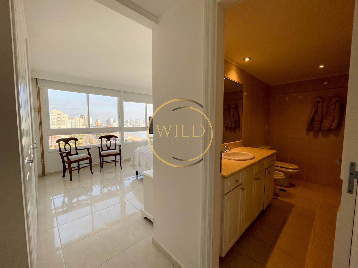 Apartamento ID.1829 - VENDO APARTAMENTO 3 DORMITORIOS + SERVICIO MILLENIUM PUNTA DEL ESTE MANSA PRIMERA LINEA VISTA AL MAR