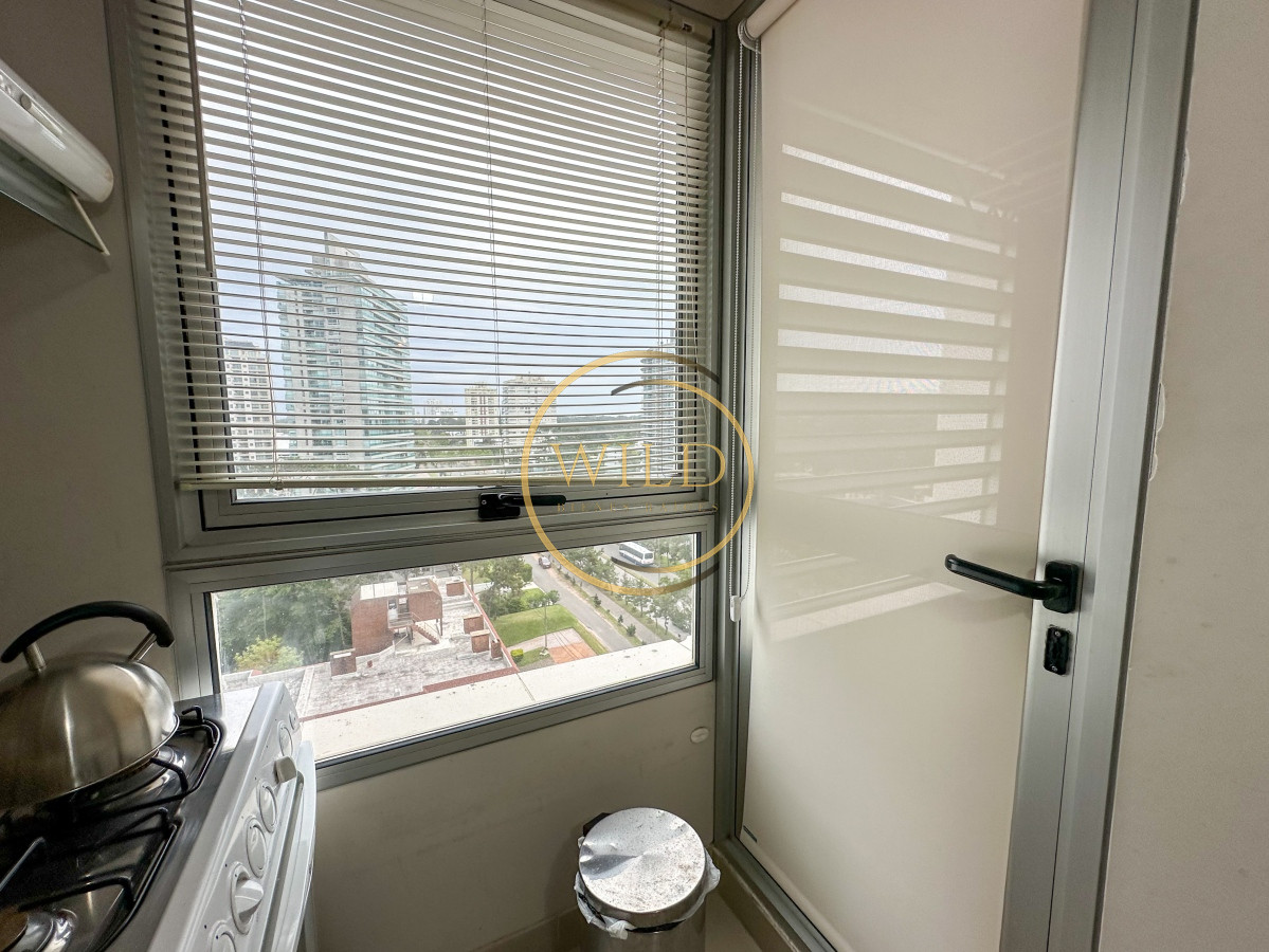 Apartamento ID.1894 - VENTA OPORTUNIDAD PISO MEDIO ALTO 3 DORMITORIOS SUITES OCEAN DRIVE PUNTA DEL ESTE