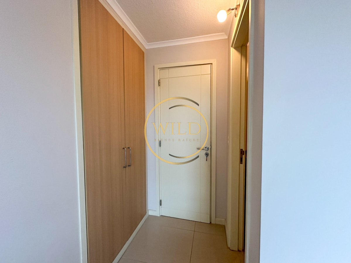 Apartamento ID.1894 - VENTA OPORTUNIDAD PISO MEDIO ALTO 3 DORMITORIOS SUITES OCEAN DRIVE PUNTA DEL ESTE