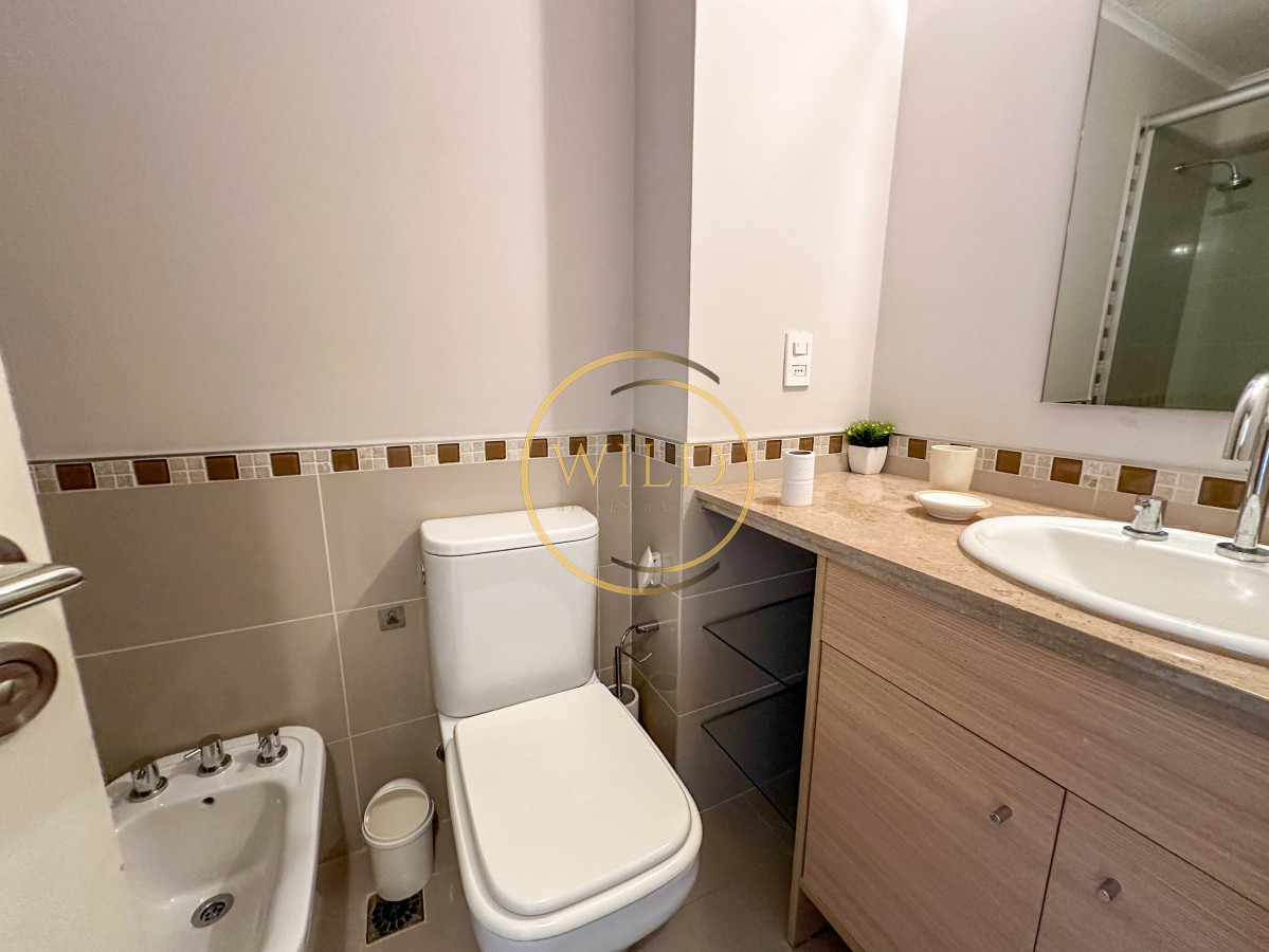 Apartamento ID.1894 - VENTA OPORTUNIDAD PISO MEDIO ALTO 3 DORMITORIOS SUITES OCEAN DRIVE PUNTA DEL ESTE