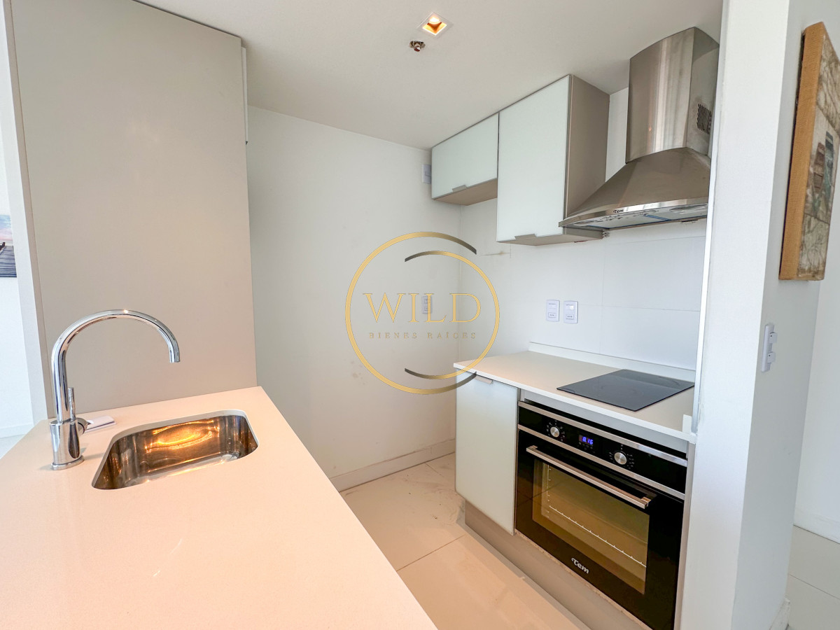 Apartamento ID.2053 - ALQUILER ANUAL 1 DORMITORIO PISO ALTO SIN MUEBLES PUNTA DEL ESTE AIDY GRILL