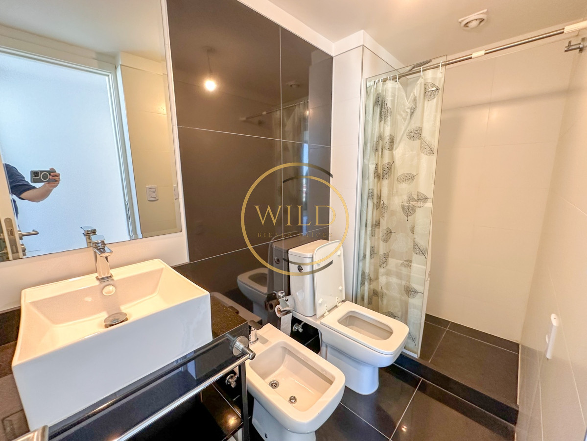 Apartamento ID.2053 - ALQUILER ANUAL 1 DORMITORIO PISO ALTO SIN MUEBLES PUNTA DEL ESTE AIDY GRILL