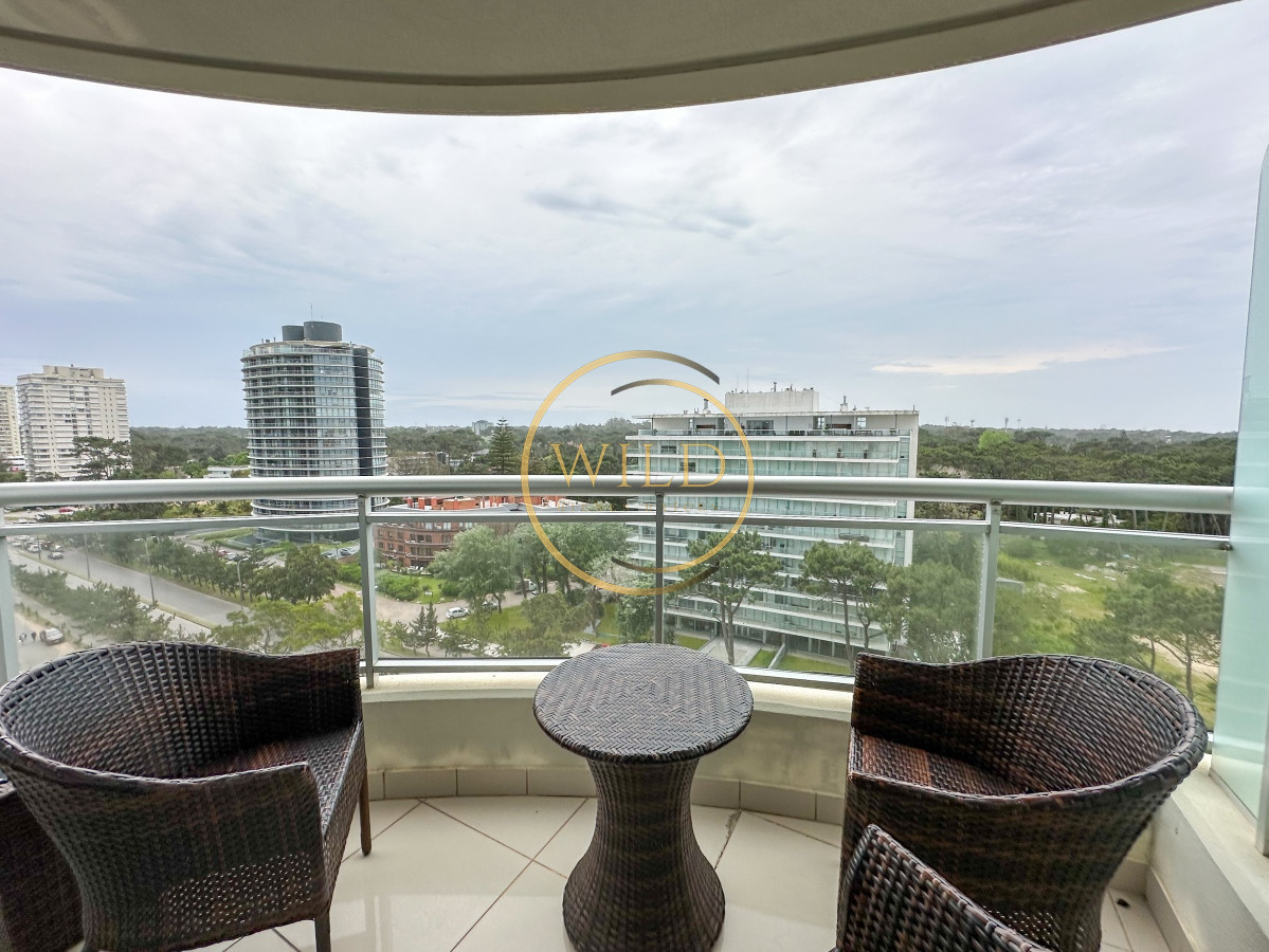 Apartamento ID.1894 - VENTA OPORTUNIDAD PISO MEDIO ALTO 3 DORMITORIOS SUITES OCEAN DRIVE PUNTA DEL ESTE
