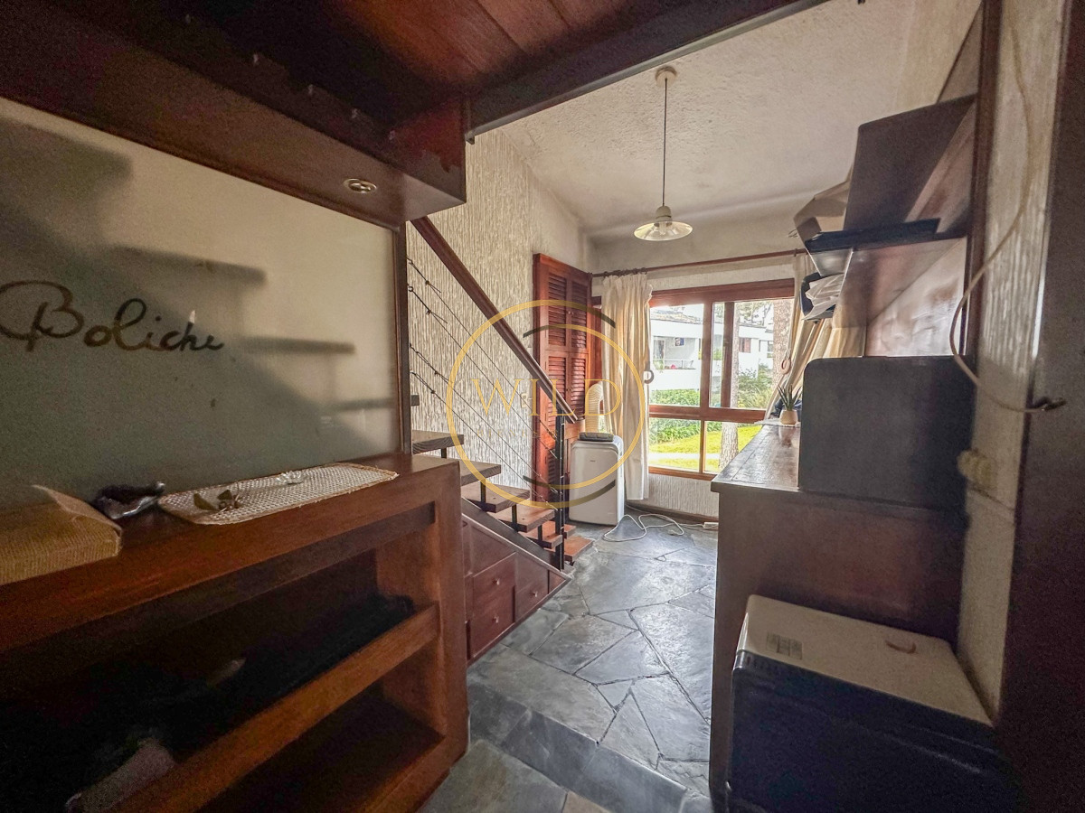 Apartamento ID.2105 - VENDO APARTAMENTO 2 DORMITORIOS Y MEDIO 2 BAÑOS TIPO DUPLEX CON DOBLE LIVING Y GRAN GUARDILLA