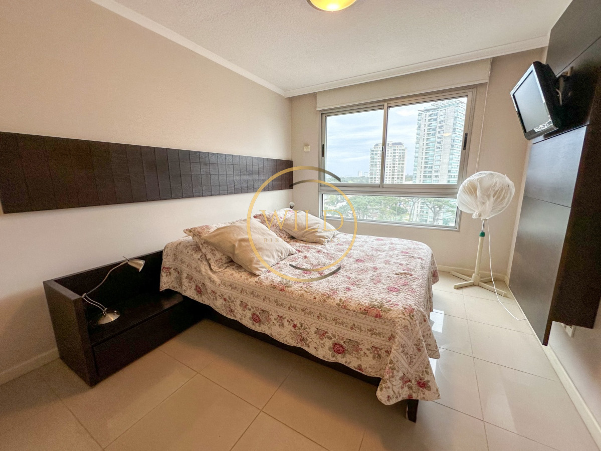 Apartamento ID.1894 - VENTA OPORTUNIDAD PISO MEDIO ALTO 3 DORMITORIOS SUITES OCEAN DRIVE PUNTA DEL ESTE