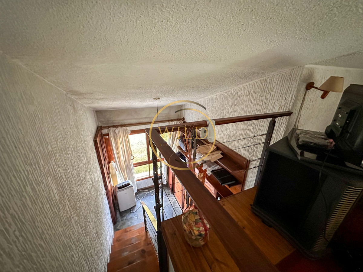 Apartamento ID.2105 - VENDO APARTAMENTO 2 DORMITORIOS Y MEDIO 2 BAÑOS TIPO DUPLEX CON DOBLE LIVING Y GRAN GUARDILLA