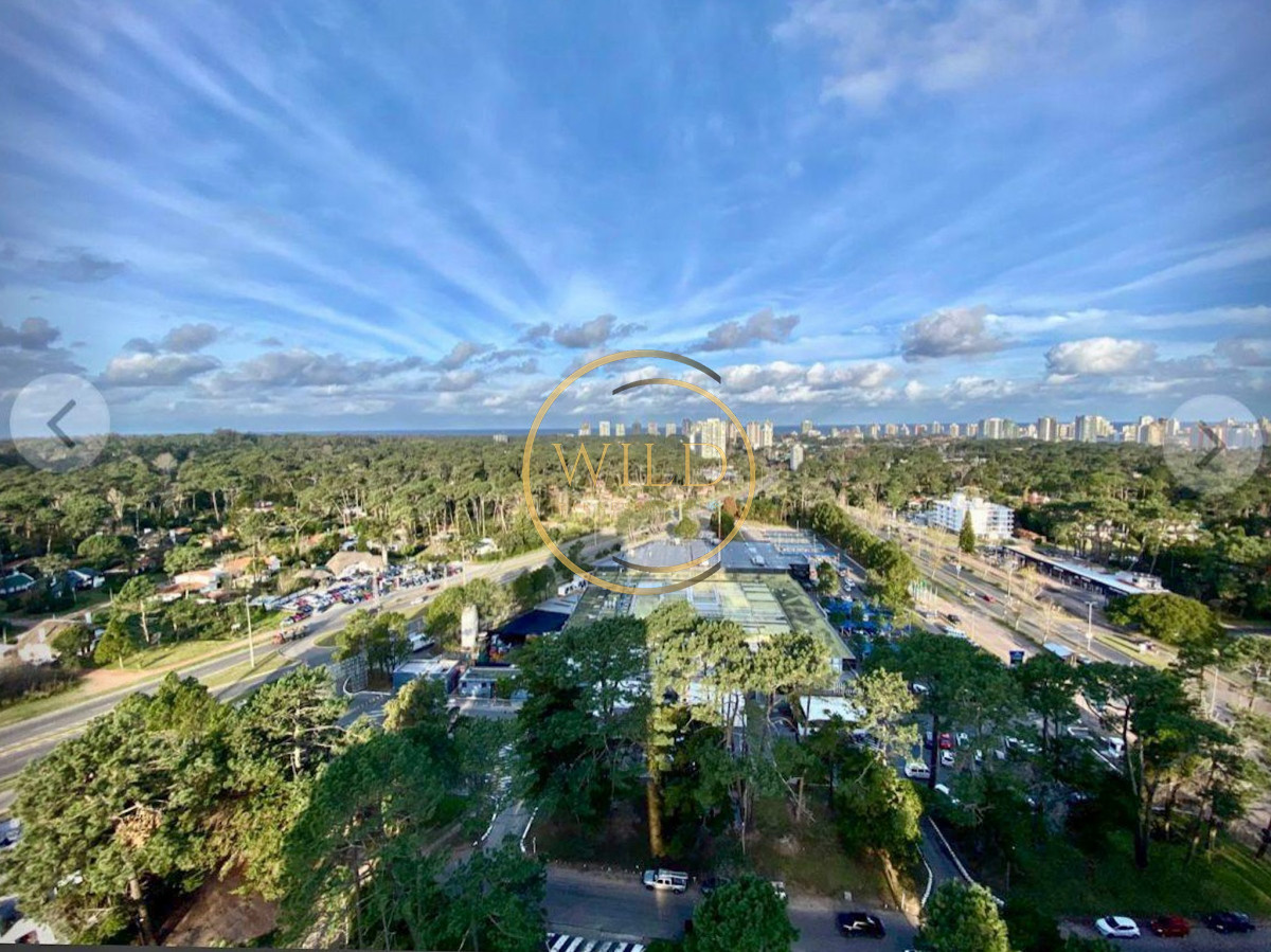 Apartamento ID.2077 - VENTA ESPECTACULAR PLANTA APARTAMENTO 3 DORMITORIOS Y SERVICIO PUNTA DEL ESTE ROOSEVELT