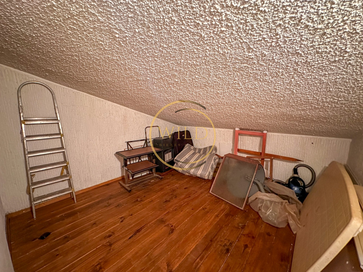 Apartamento ID.2105 - VENDO APARTAMENTO 2 DORMITORIOS Y MEDIO 2 BAÑOS TIPO DUPLEX CON DOBLE LIVING Y GRAN GUARDILLA