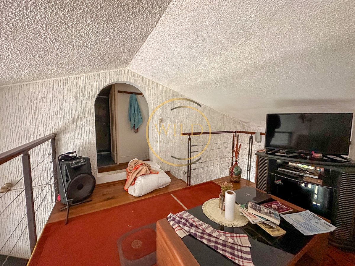 Apartamento ID.2105 - VENDO APARTAMENTO 2 DORMITORIOS Y MEDIO 2 BAÑOS TIPO DUPLEX CON DOBLE LIVING Y GRAN GUARDILLA
