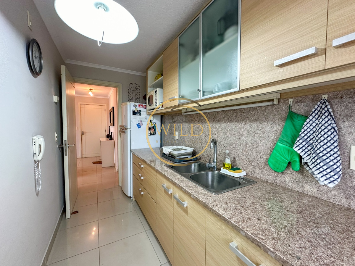 Apartamento ID.1894 - VENTA OPORTUNIDAD PISO MEDIO ALTO 3 DORMITORIOS SUITES OCEAN DRIVE PUNTA DEL ESTE
