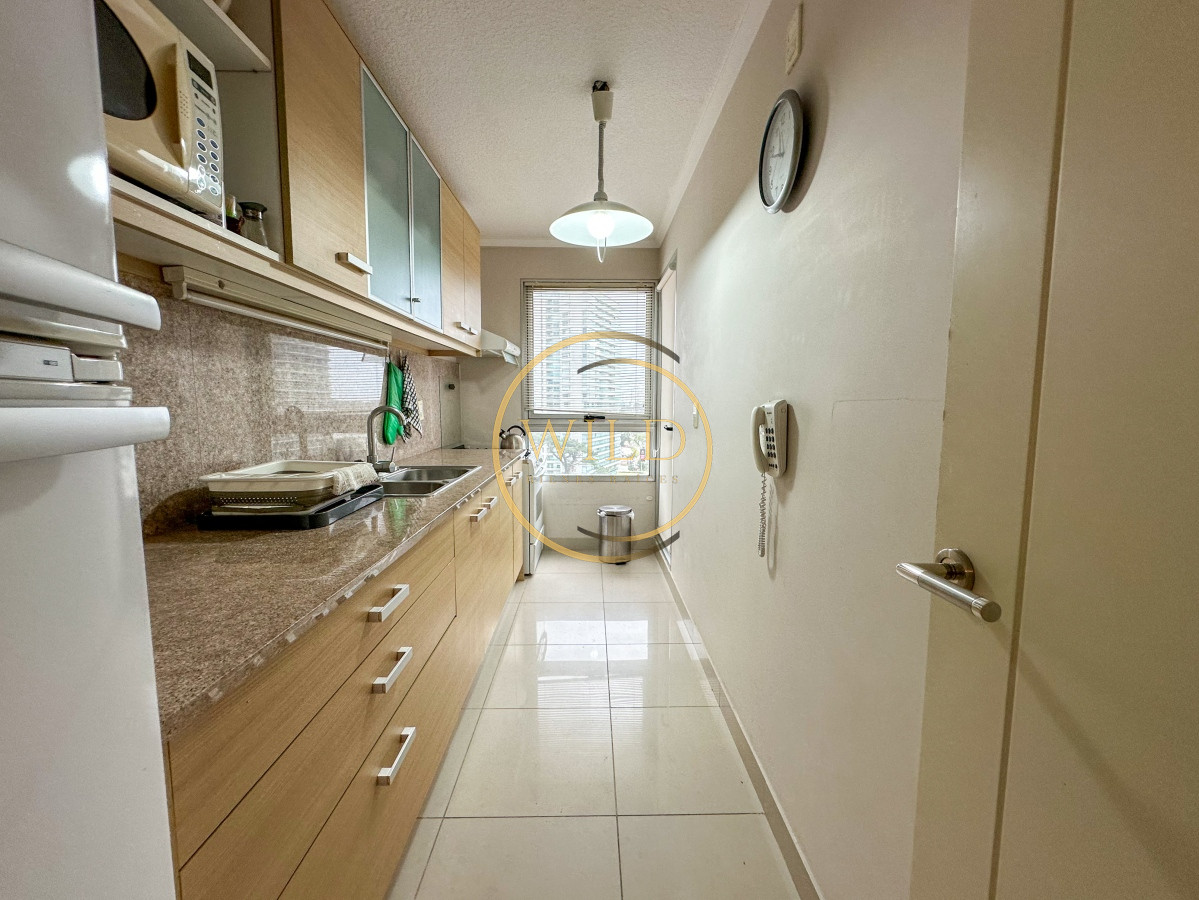 Apartamento ID.1894 - VENTA OPORTUNIDAD PISO MEDIO ALTO 3 DORMITORIOS SUITES OCEAN DRIVE PUNTA DEL ESTE