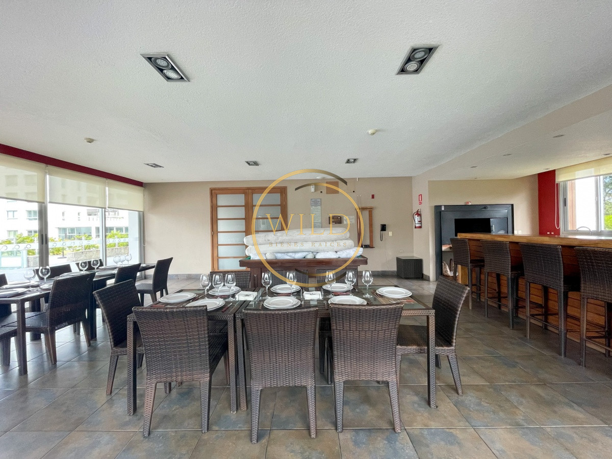 Apartamento ID.1894 - VENTA OPORTUNIDAD PISO MEDIO ALTO 3 DORMITORIOS SUITES OCEAN DRIVE PUNTA DEL ESTE