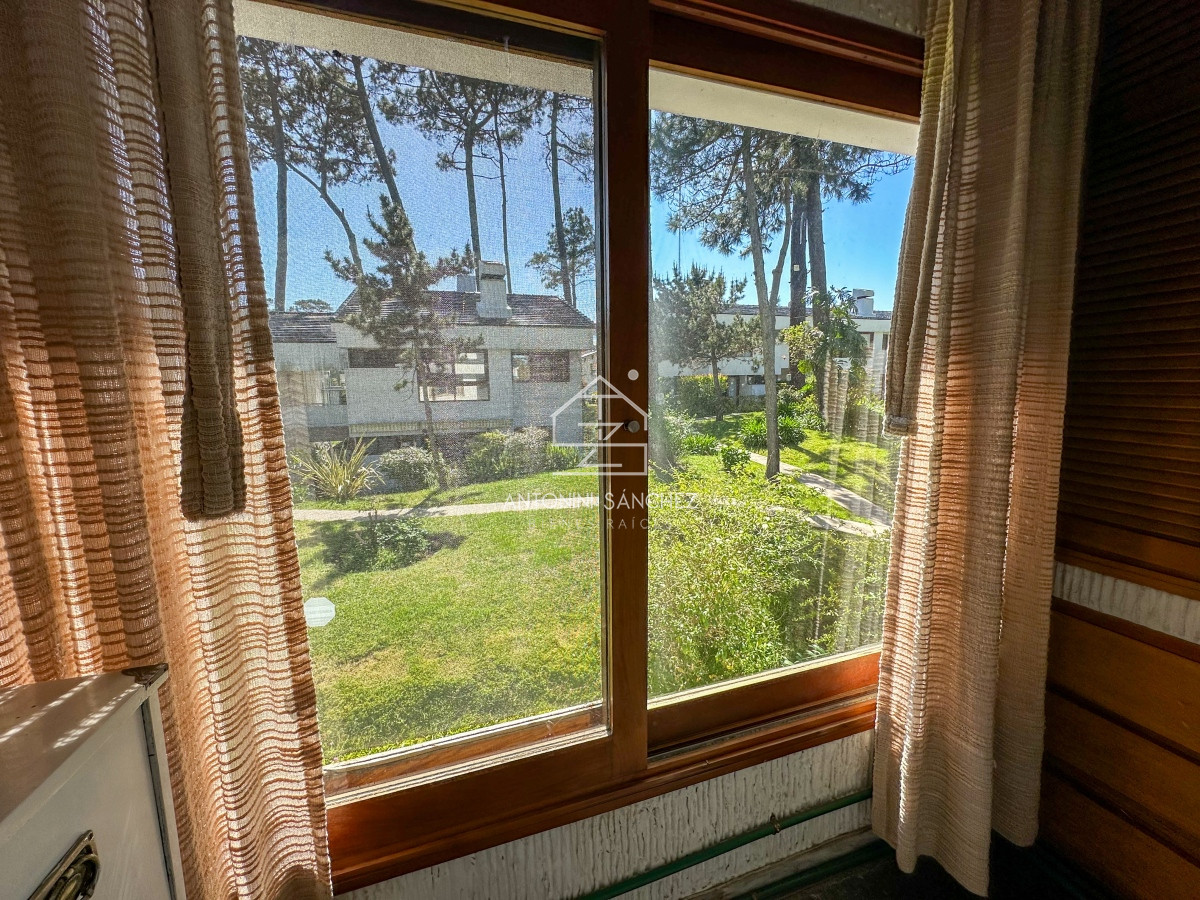 Apartamento ID.1802 - ALQUILER ANUAL DESDE 1ERO ABRIL 2025 APARTAMENTO 2 DORMITORIOS Y MEDIO 2 BAÑOS CANTEGRIL PUNTA DEL ESTE