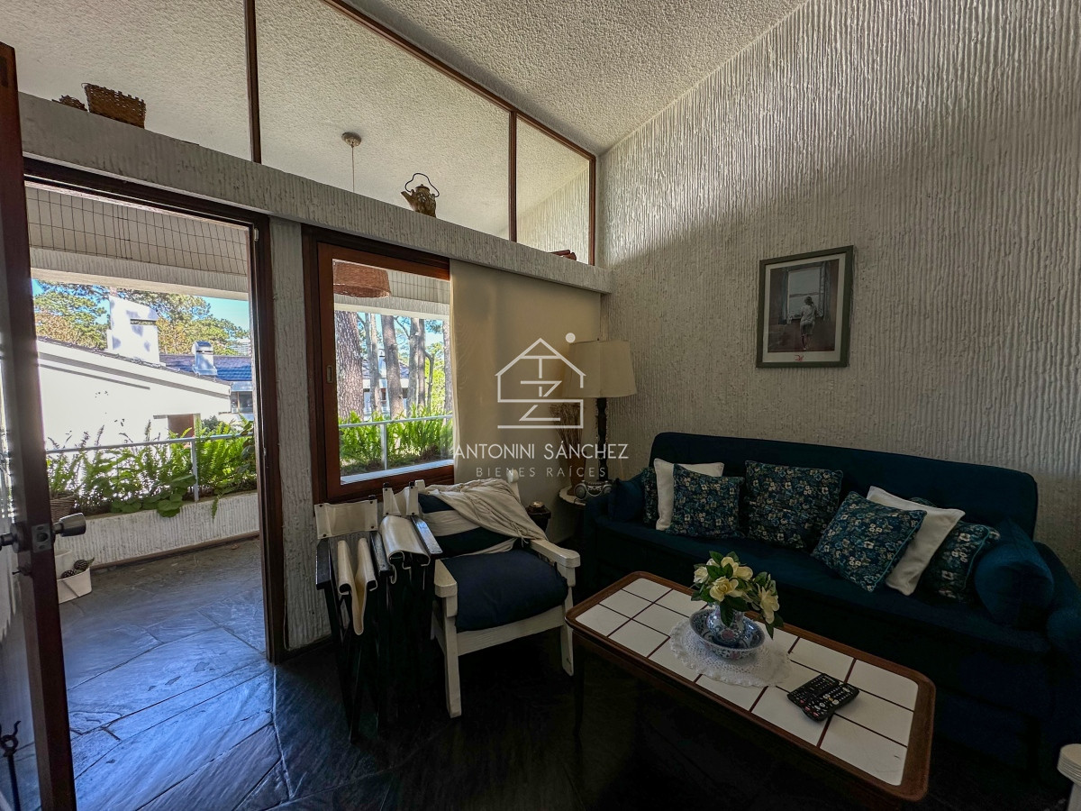 Apartamento ID.1802 - ALQUILER ANUAL DESDE 1ERO ABRIL 2025 APARTAMENTO 2 DORMITORIOS Y MEDIO 2 BAÑOS CANTEGRIL PUNTA DEL ESTE