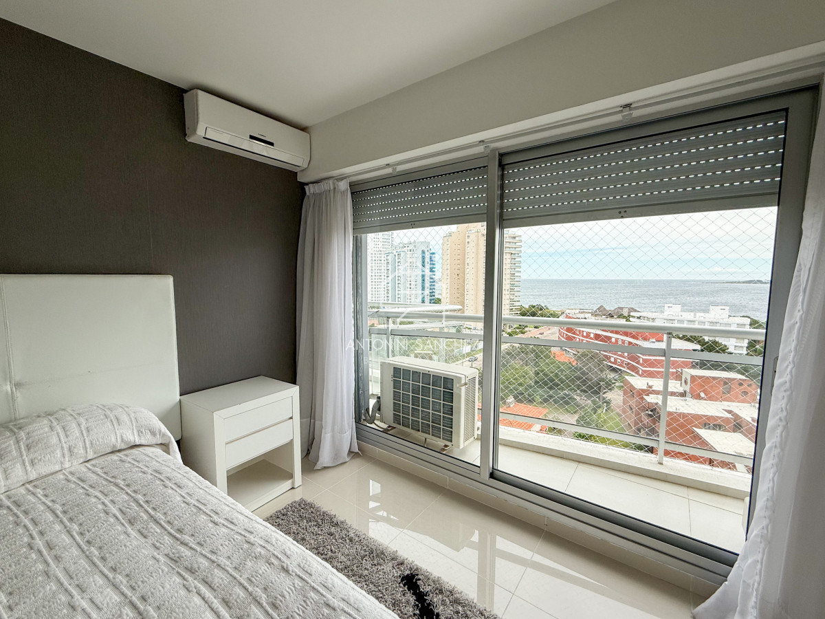 Apartamento ID.2018 - VENTA APARTAMENTO 3 DORMITORIOS EN SUITE MAS DEPENDENCIA DE SERVICIO COMPLETA AMPLIO PLAYA MANSA