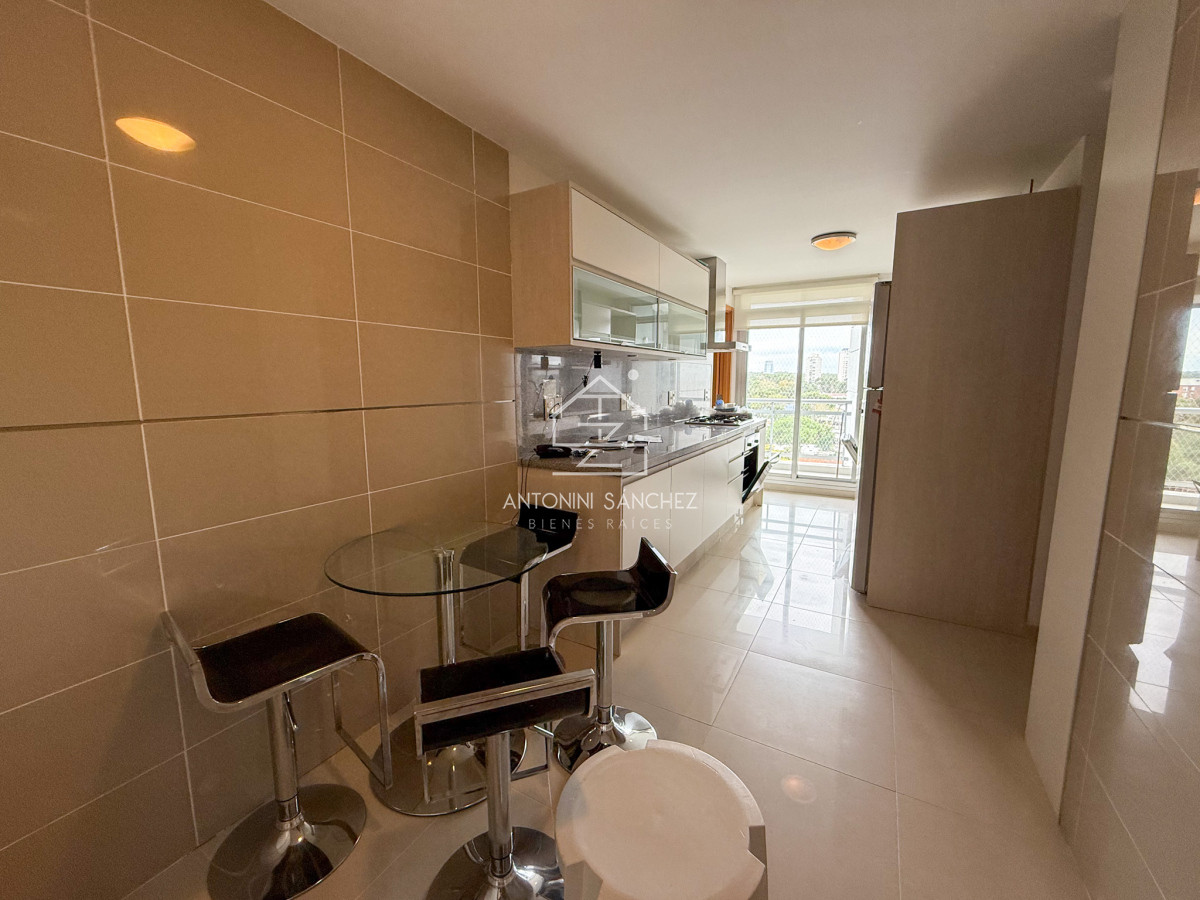 Apartamento ID.2018 - VENTA APARTAMENTO 3 DORMITORIOS EN SUITE MAS DEPENDENCIA DE SERVICIO COMPLETA AMPLIO PLAYA MANSA