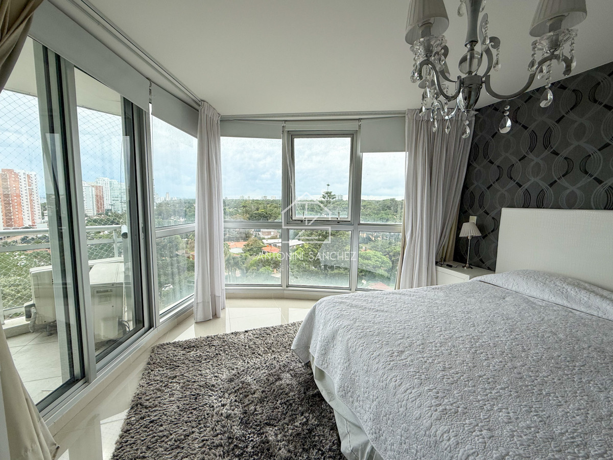 Apartamento ID.2018 - VENTA APARTAMENTO 3 DORMITORIOS EN SUITE MAS DEPENDENCIA DE SERVICIO COMPLETA AMPLIO PLAYA MANSA