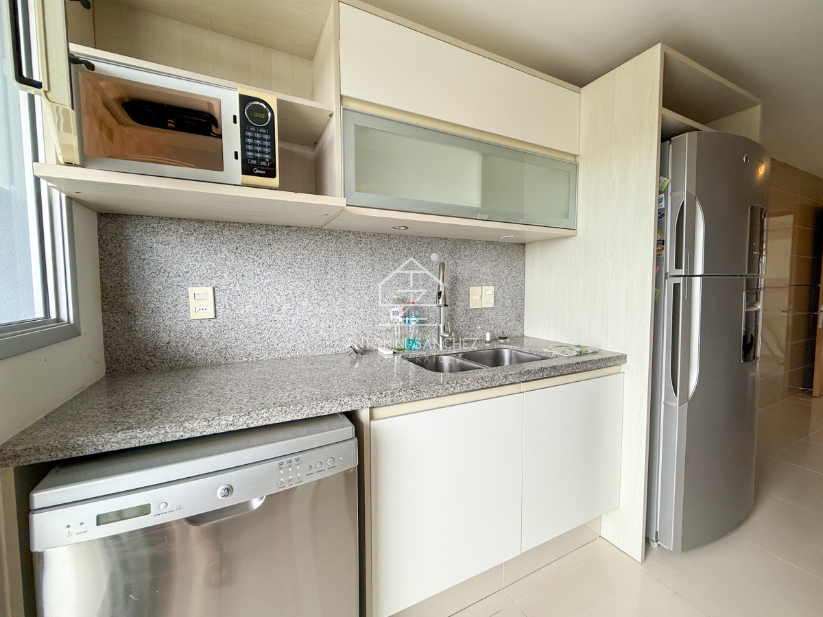 Apartamento ID.2018 - VENTA APARTAMENTO 3 DORMITORIOS EN SUITE MAS DEPENDENCIA DE SERVICIO COMPLETA AMPLIO PLAYA MANSA