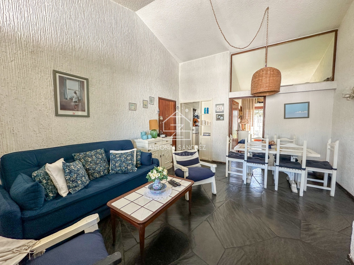 Apartamento ID.1802 - ALQUILER ANUAL DESDE 1ERO ABRIL 2025 APARTAMENTO 2 DORMITORIOS Y MEDIO 2 BAÑOS CANTEGRIL PUNTA DEL ESTE