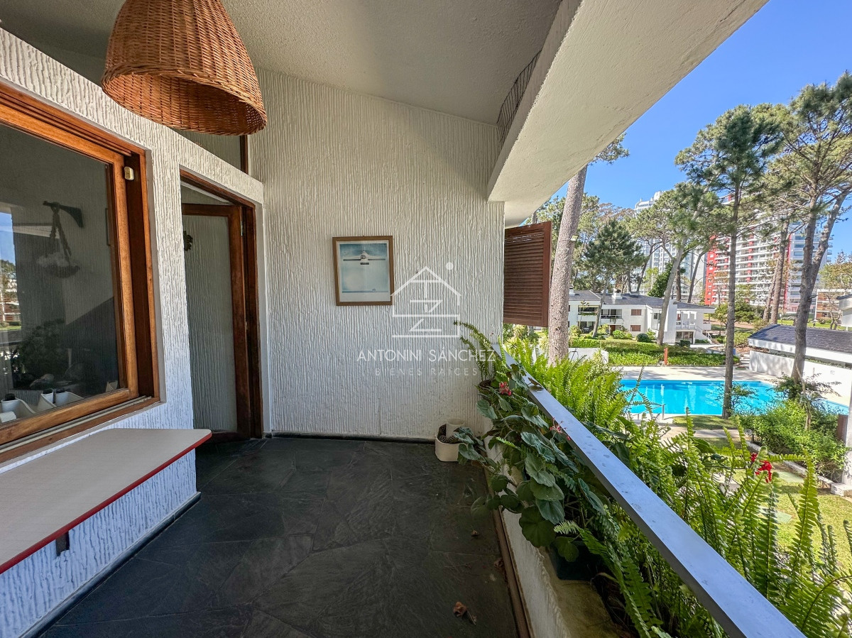 Apartamento ID.1802 - ALQUILER ANUAL DESDE 1ERO ABRIL 2025 APARTAMENTO 2 DORMITORIOS Y MEDIO 2 BAÑOS CANTEGRIL PUNTA DEL ESTE