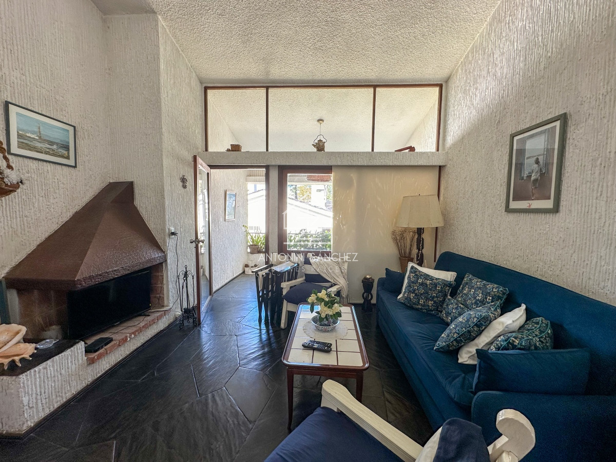 Apartamento ID.1802 - ALQUILER ANUAL DESDE 1ERO ABRIL 2025 APARTAMENTO 2 DORMITORIOS Y MEDIO 2 BAÑOS CANTEGRIL PUNTA DEL ESTE