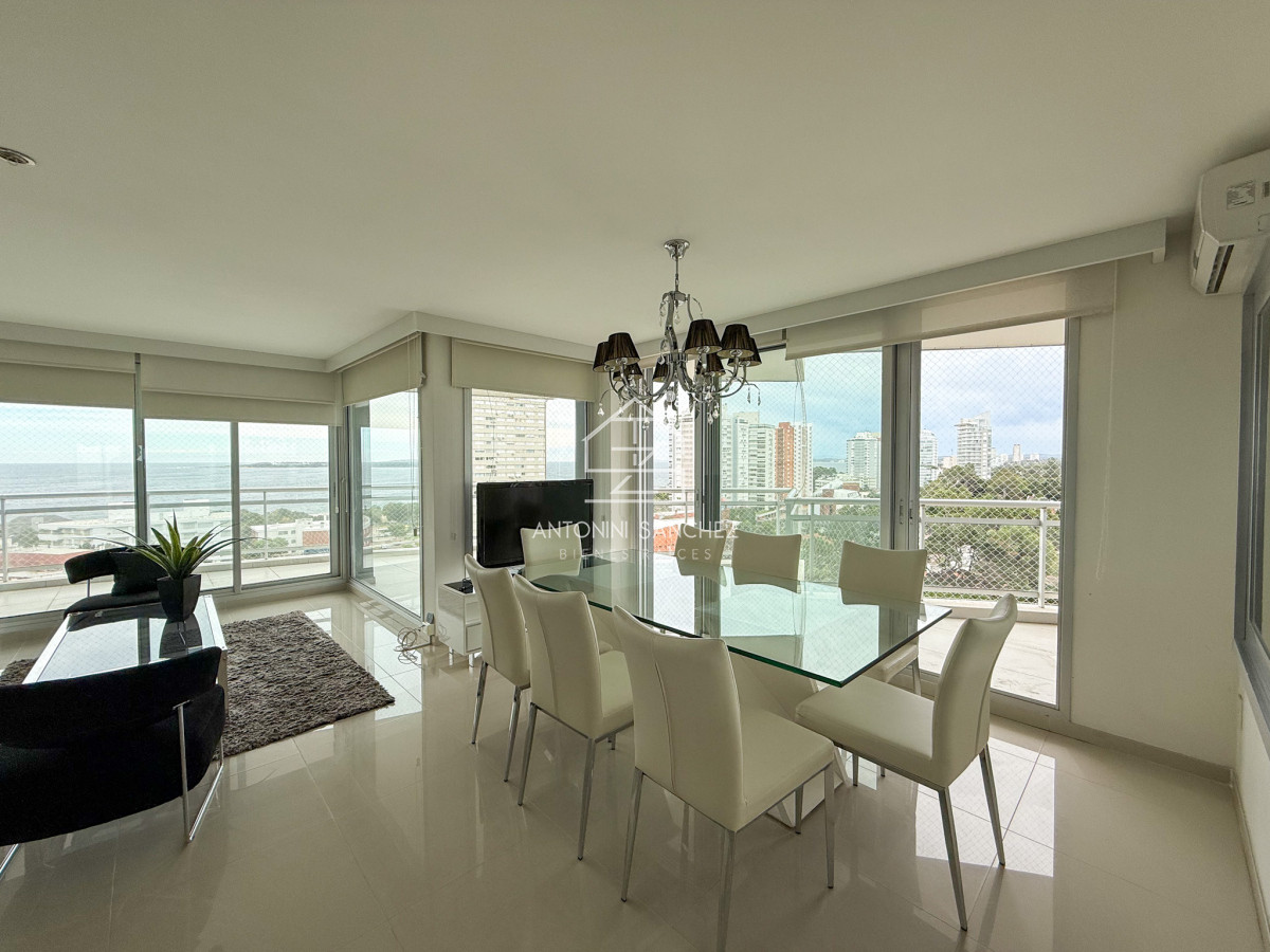 Apartamento ID.2018 - VENTA APARTAMENTO 3 DORMITORIOS EN SUITE MAS DEPENDENCIA DE SERVICIO COMPLETA AMPLIO PLAYA MANSA