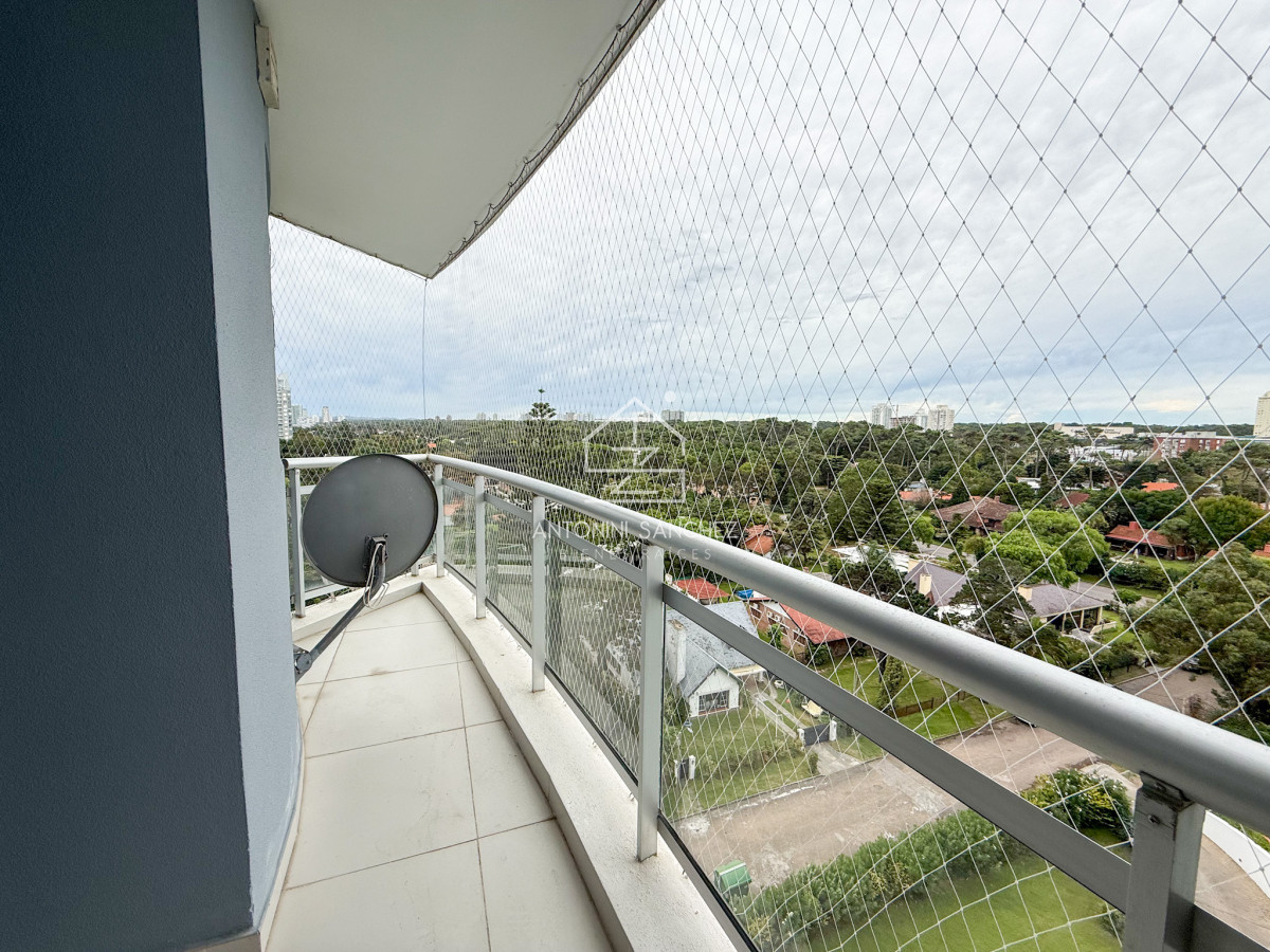 Apartamento ID.2018 - VENTA APARTAMENTO 3 DORMITORIOS EN SUITE MAS DEPENDENCIA DE SERVICIO COMPLETA AMPLIO PLAYA MANSA