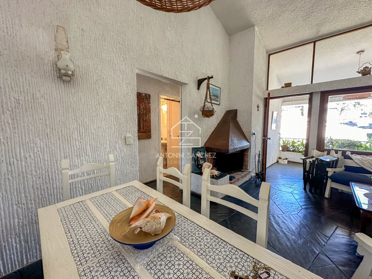 Apartamento ID.1802 - ALQUILER ANUAL DESDE 1ERO ABRIL 2025 APARTAMENTO 2 DORMITORIOS Y MEDIO 2 BAÑOS CANTEGRIL PUNTA DEL ESTE