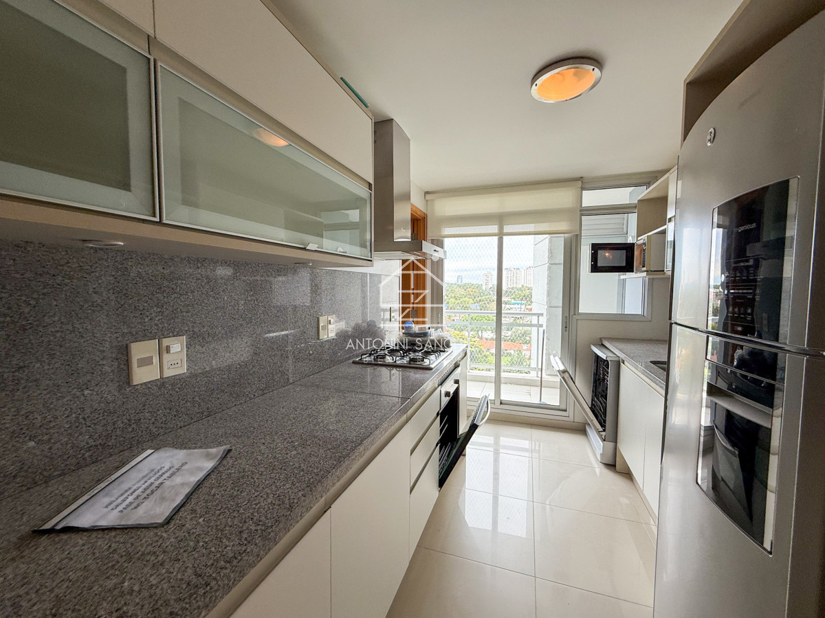 Apartamento ID.2018 - VENTA APARTAMENTO 3 DORMITORIOS EN SUITE MAS DEPENDENCIA DE SERVICIO COMPLETA AMPLIO PLAYA MANSA