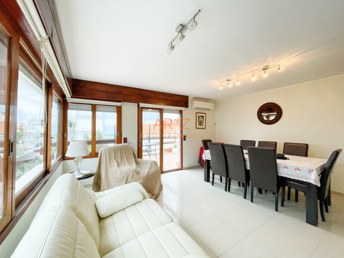 Apartamento ID.1420 - VENDO APARTAMENTO 2 DORMITORIOS 2 BAÑOS RECICLADO GRAN TERRAZA CON PARRILLERO PUNTA DEL ESTE PENINSULA