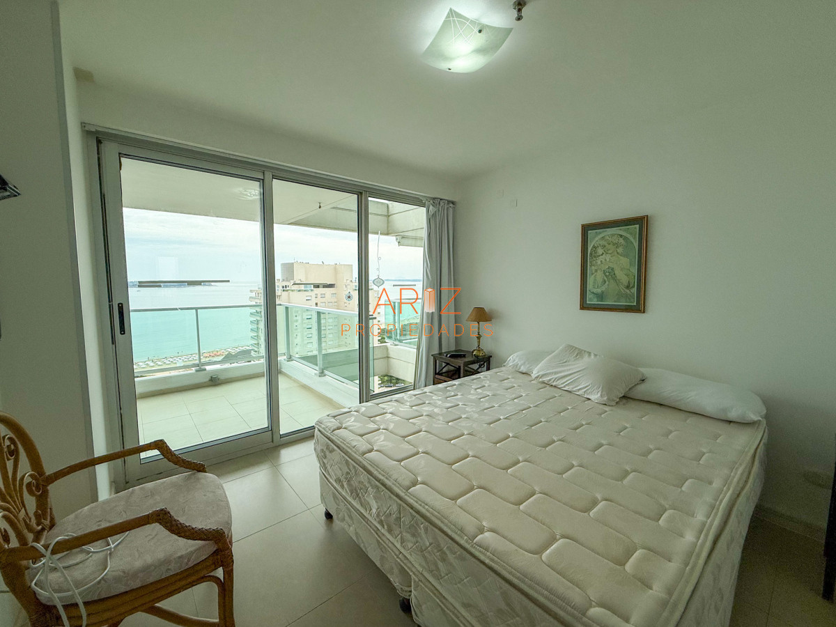 Apartamento ID.2321 - VENTA APARTAMENTO SEGUNDA LINEA 2 DORMITORIOS 2 BAÑOS PISO ALTO PLAYA MANSA A 1 CUADRA DEL MAR TODOS LOS SERVICIOS