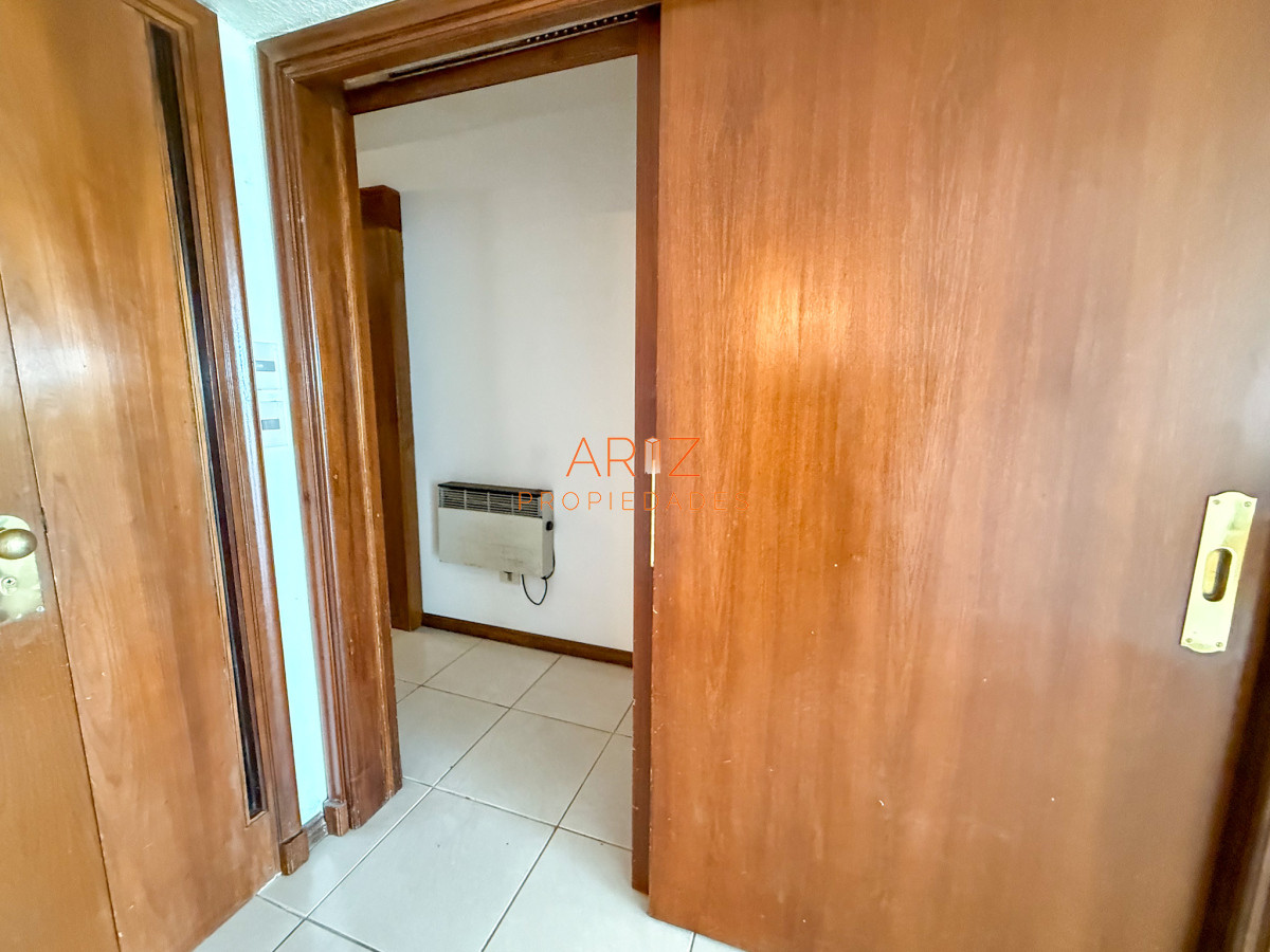 Apartamento ID.2324 - VENTA APARTAMENTO PRIMERA LINEA SEMI PISO PLANTA BAJA ESTILO CASA PENINSULA 3 DORMITORIOS Y MEDIO PUNTA DEL ESTE