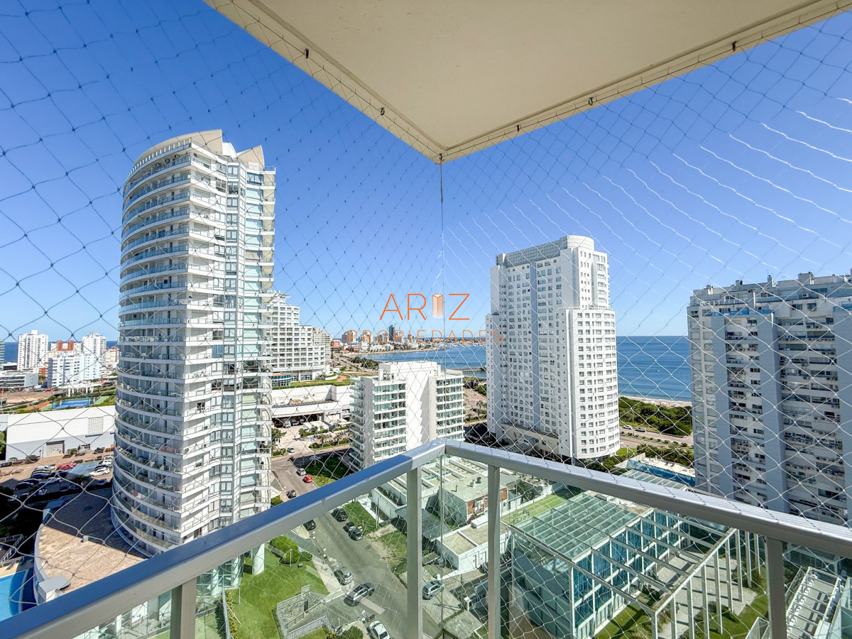 Apartamento ID.2326 - VENTA APARTAMENTO 3 DORMITORIOS EN SUITE + TOILETTE PISO ALTO SEGUNDA LINEA VISTA A LA MANSA 