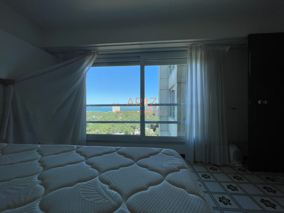Apartamento ID.1296 - VENDO ALQUILO ANUAL APARTAMENTO 4 DORMITORIOS PUNTA DEL ESTE ROOSEVELT