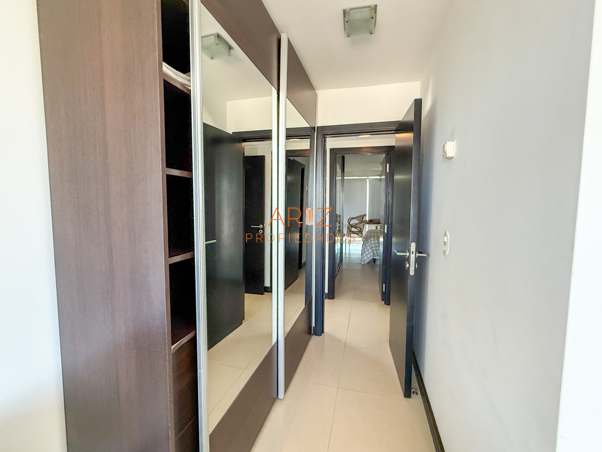 Apartamento ID.2326 - VENTA APARTAMENTO 3 DORMITORIOS EN SUITE + TOILETTE PISO ALTO SEGUNDA LINEA VISTA A LA MANSA 