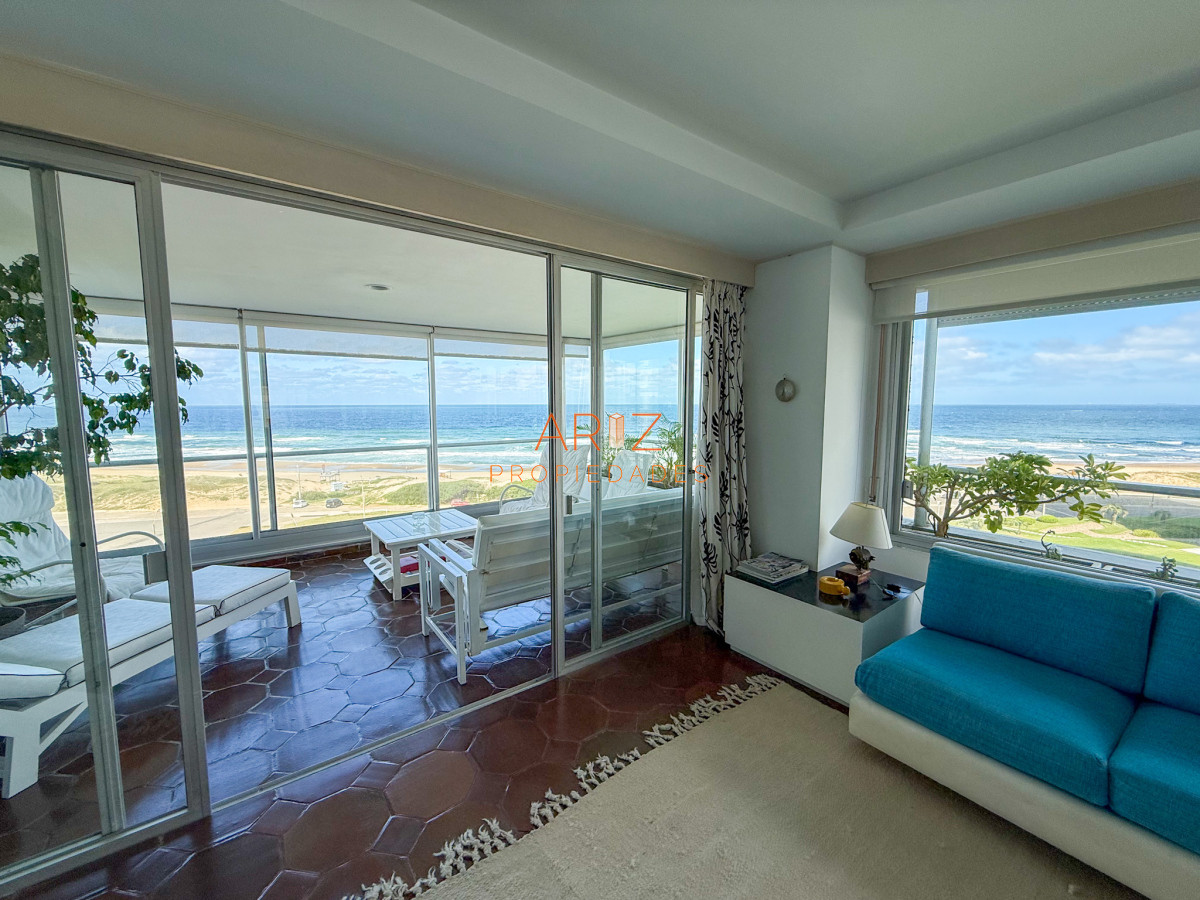 Apartamento ID.2342 - VENTA APARTAMENTO PRIMERA LINEA BRAVA 4 DORMITORIOS Y SERVICIO COMPLETO GRAN PLANTA VISTA DIRECTA A LA BRAVA
