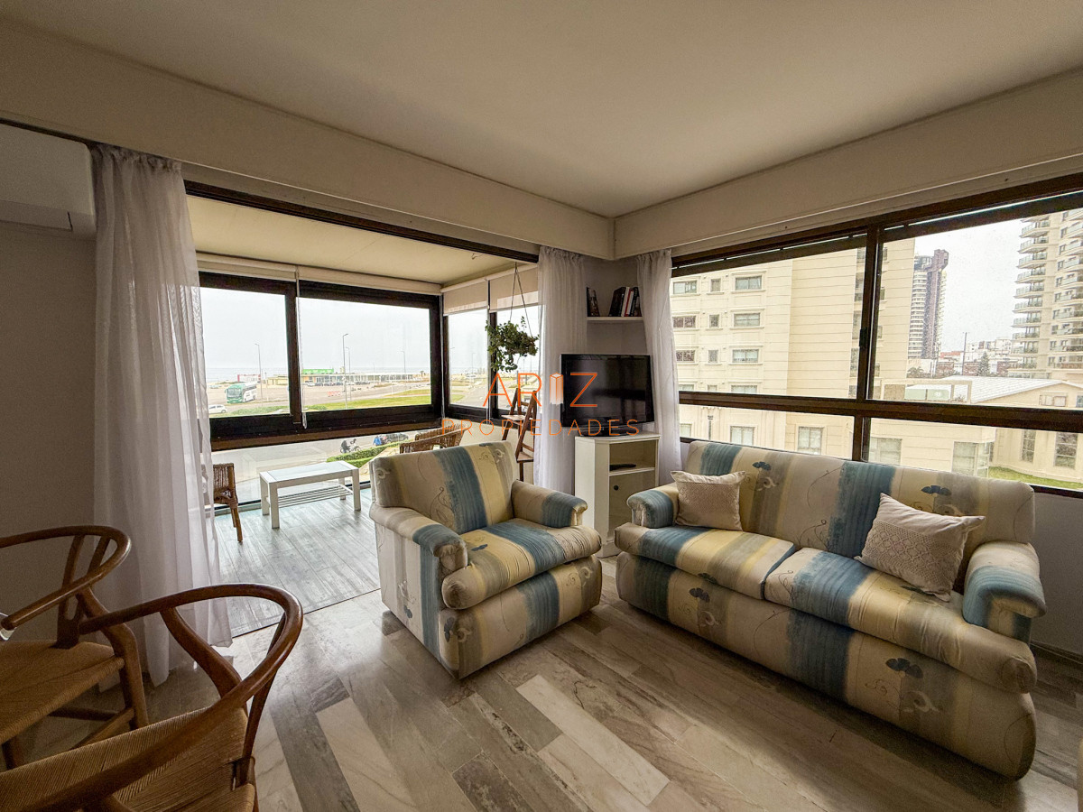 Apartamento ID.2401 - VENTA OPORTUNIDAD PRIMERA LINEA APARTAMENTO 1 DORMITORIO CON GARAGE VISTA A LA BRAVA PUNTA DEL ESTE 